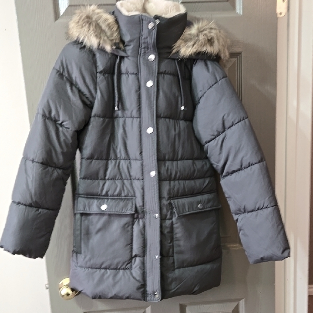 Stylish Gray Fur-Trimmed Winter Coat